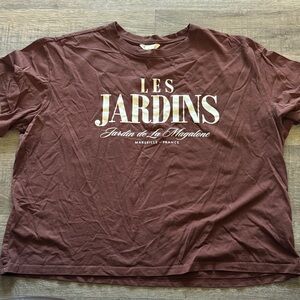 H&M Women's Short Sleeve Tee in Burgundy with White Graphic